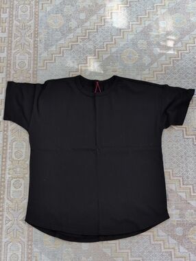 Le Bon Shoppe Her Tee in True Black